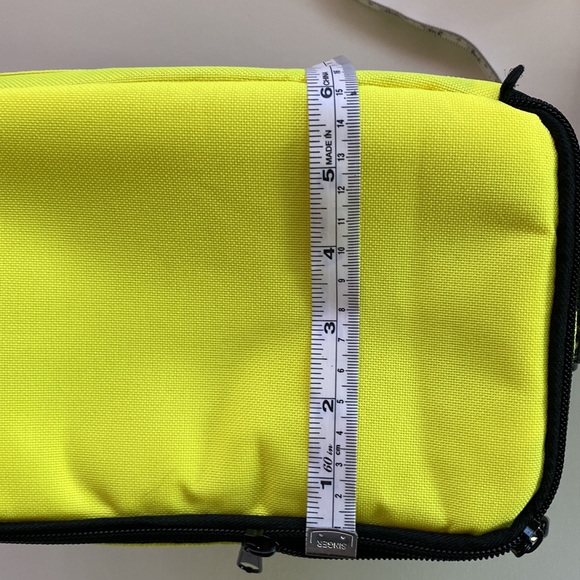 Locking insulated canvas lunch bag with NEW AND IMPROVED LOCK - Yellow NWOT - Picture 6 of 7